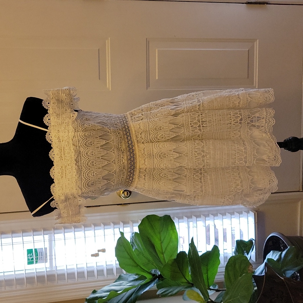 FRANCESCA'S white lace drop shoulder fit & flare dress fully lined Small EUC …